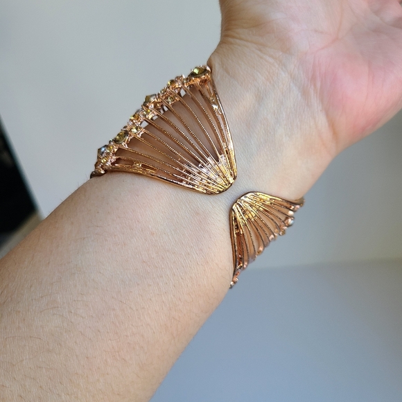 Bracelet Cuff - Picture 3 of 12